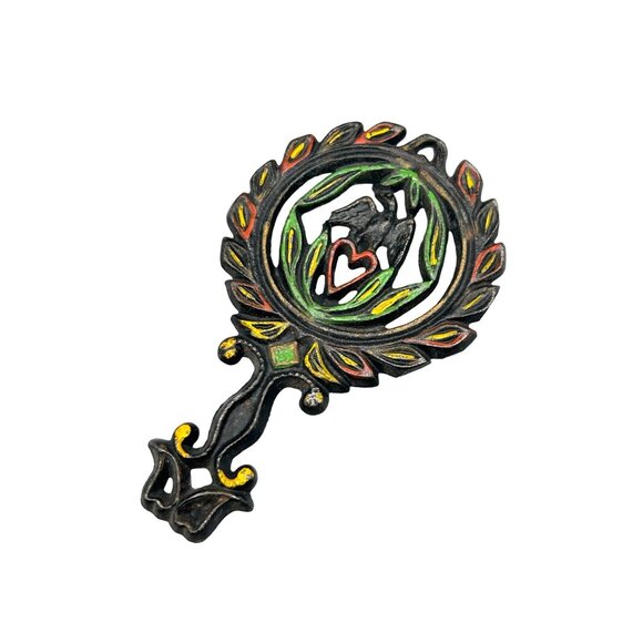 Vintage Wilton Painted Eagle Heart Trivet Small Collectible Trivet Cast Iron - Picture 1 of 8
